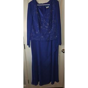 Jade Beautiful Stunning Blue Maxi Length Long Sleeve Gown Size 20W